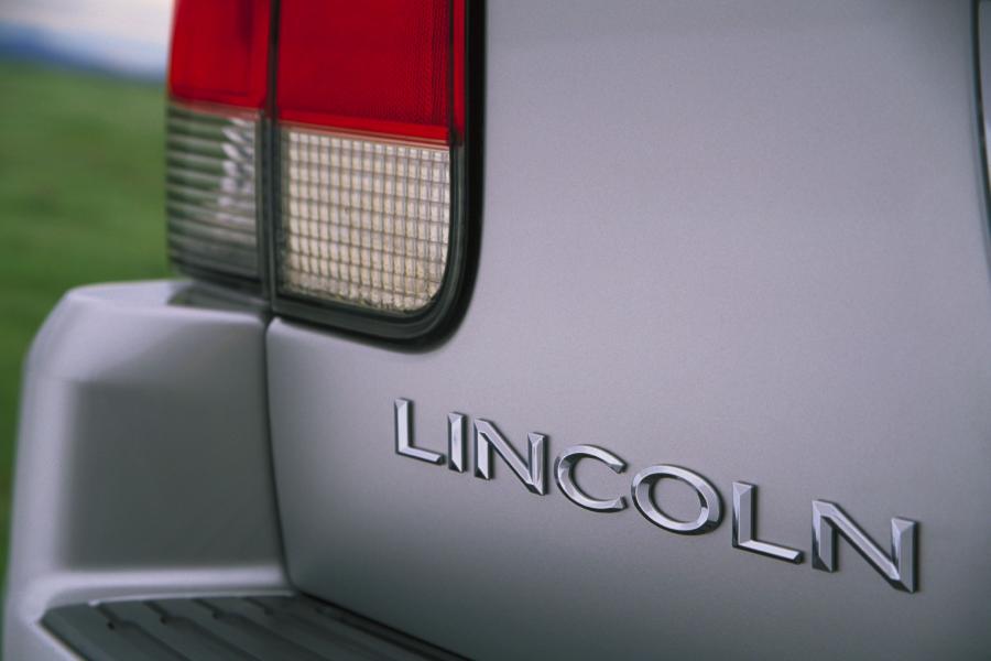  Lincoln Aviator 2003 года  (фото 36 из 57)